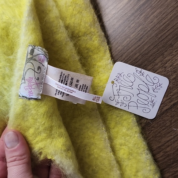 NWT Free people Scarf - Picture 2 of 3